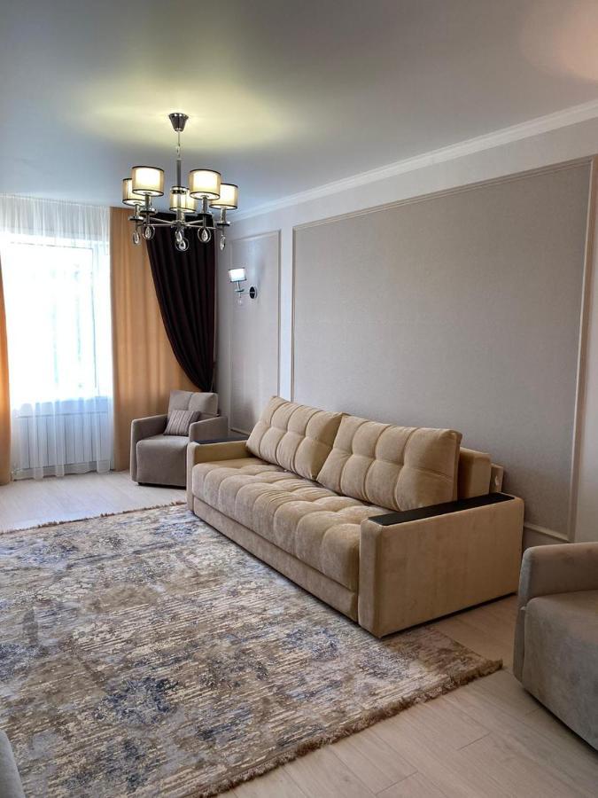 Apartment 2-ухкомнатная современная новая в центре города Kostanay